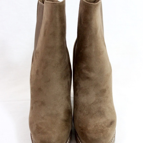 Platform Lug Sole Almond Toe Chunky Heel Bootie - Picture 5 of 5